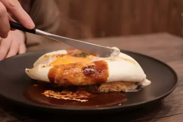 「魅惑のビジュアルと職人技☆噂の”白いオムライス”「食堂デイズ」【四条河原町】」の画像