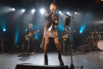 ライブハウスに“ロックな荻野目ちゃん”登場！荻野目洋子、デビュー35周年記念ライブで新曲含む20曲を熱唱