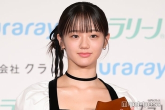 中島瑠菜、ミニ丈ワンピから美脚披露 19歳の誕生日直前の受賞に笑顔「少し早めのプレゼント」【第21回クラリーノ美脚大賞2025】