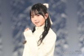 ≒JOY市原愛弓、美脚際立つ純白冬コーデ 萌え袖の"あざと可愛い"仕草にドキッ【サツコレ2025A/W】