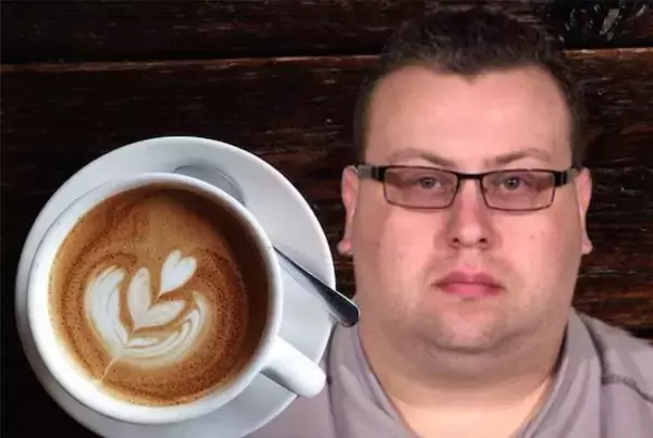女性同僚のコーヒーを、体液でラテアートの男逮捕 コーヒーカップから異臭で判明