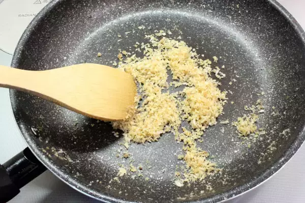 「伊料理の重鎮・原田シェフが【さんまでイタリアン】フレッシュトマトのパン粉焼きに挑戦!肝ソースがキモ♡」の画像