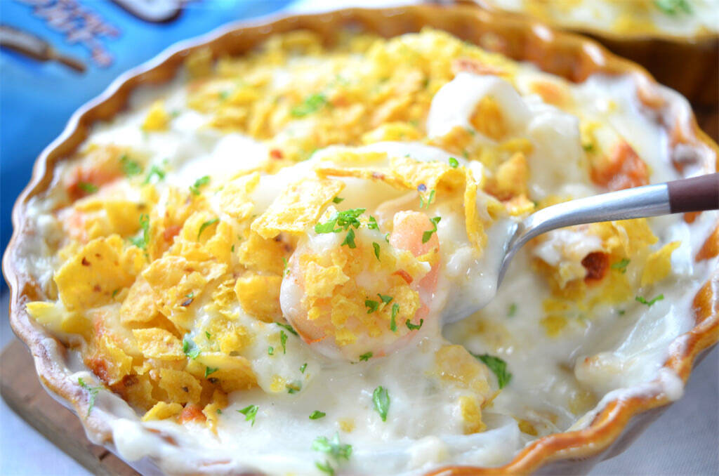 【スナック菓子でグラタン!?】驚きの時短術!ドリトスで「とろ〜り絶品シーフードグラタン」作ってみた!