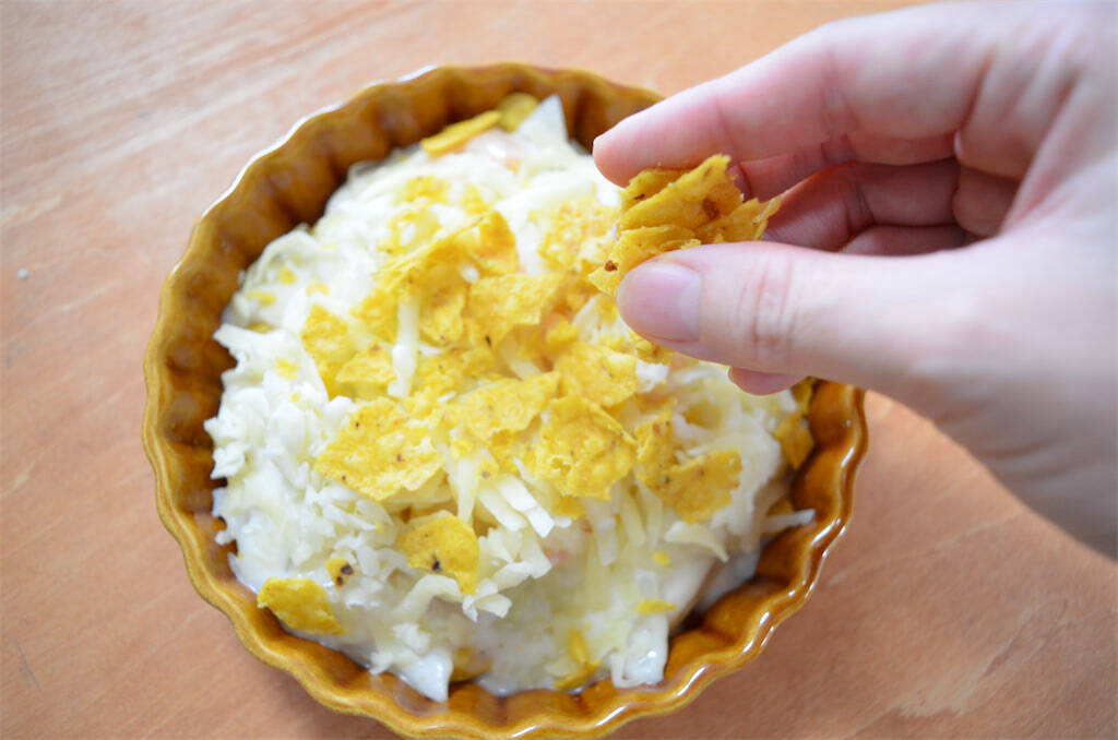 【スナック菓子でグラタン!?】驚きの時短術!ドリトスで「とろ〜り絶品シーフードグラタン」作ってみた!