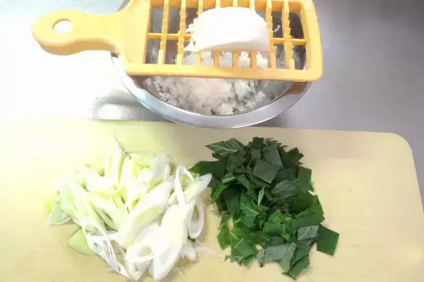 「四川料理のこもきんシェフが作る炒飯は…え、さんま入れちゃうの!?贅沢に使った肝のほんのり苦味が♡」の画像