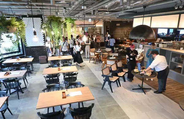 パレットくもじに「リウボウフードホール」きょう11/1開店 「世界の食」7店集結、一足先に内部公開【動画あり】