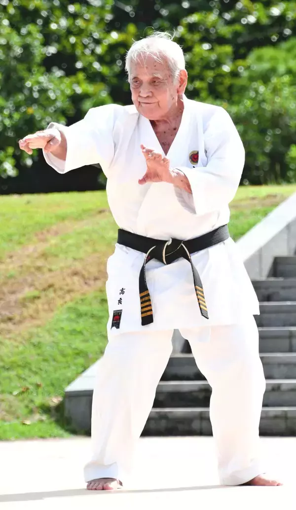 平和の心込め 沖縄・糸満市摩文仁で奉納演武を披露 「空手の日」の10月25日