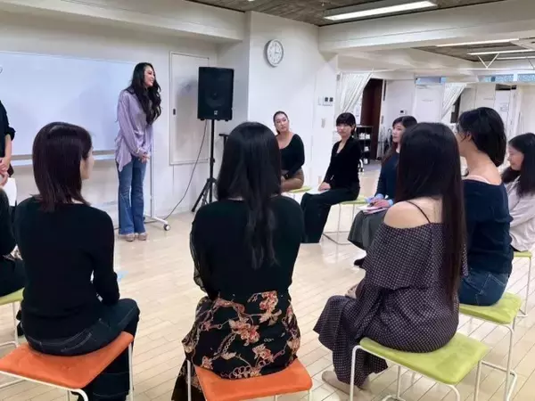 身長168cmのミス・ユニバース・ジャパン2025日本代表・橋本佳央理さんと美馬寛子ナショナルディレクター、2026年度応募者に向け特別レッスン実施 世界大会までの経験・心境を語る