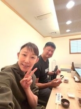 クワバタオハラ小原正子、夫・マック鈴木からの“誕生日ランチ”に感激 笑顔の夫婦ショットに「いつもラブラブ」「ええ旦那はんやなぁ」