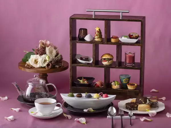 横浜みなとみらいの絶景ホテルで楽しむ【Xmas2025】苺とチョコレートを使用したXmasアフタヌーンティーセット クリスマス映画をイメージしたフェスティブシーズン限定カクテルも登場!