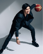 NBAプレーヤー・渡邊雄太、『CanCam』でスタイリッシュなスーツ姿!! FIBAワールドカップ開幕直前号に登場