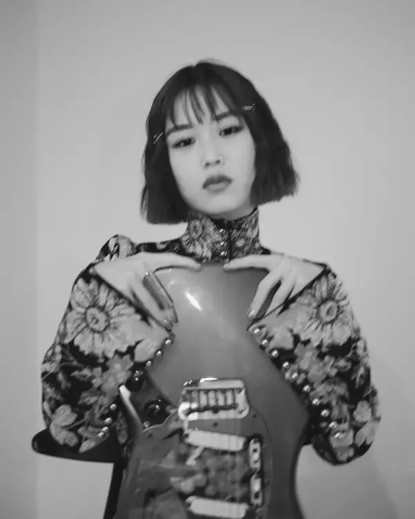 「いっそ今日までの物語を捨てて──Rei通算10作目『VOICE』で響かせる産声」の画像