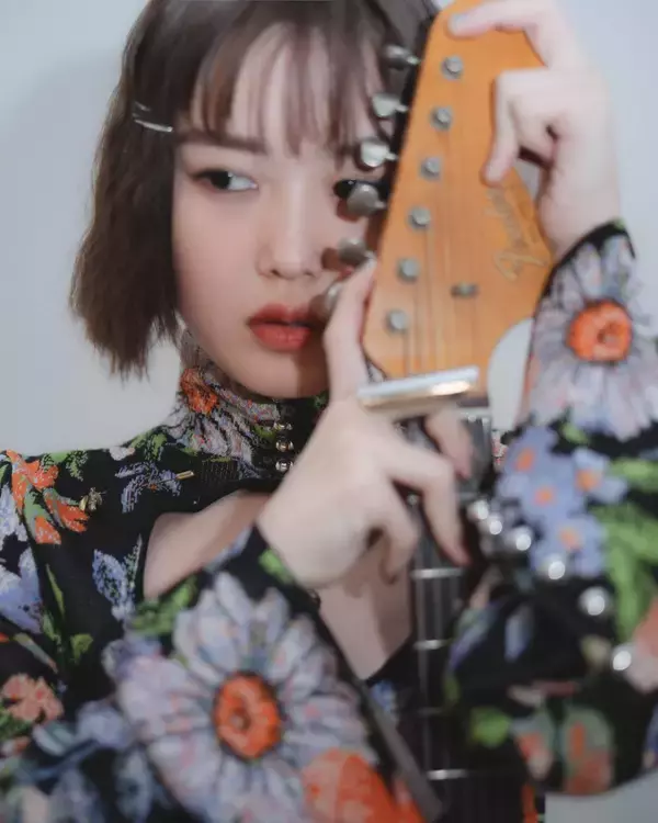 「いっそ今日までの物語を捨てて──Rei通算10作目『VOICE』で響かせる産声」の画像