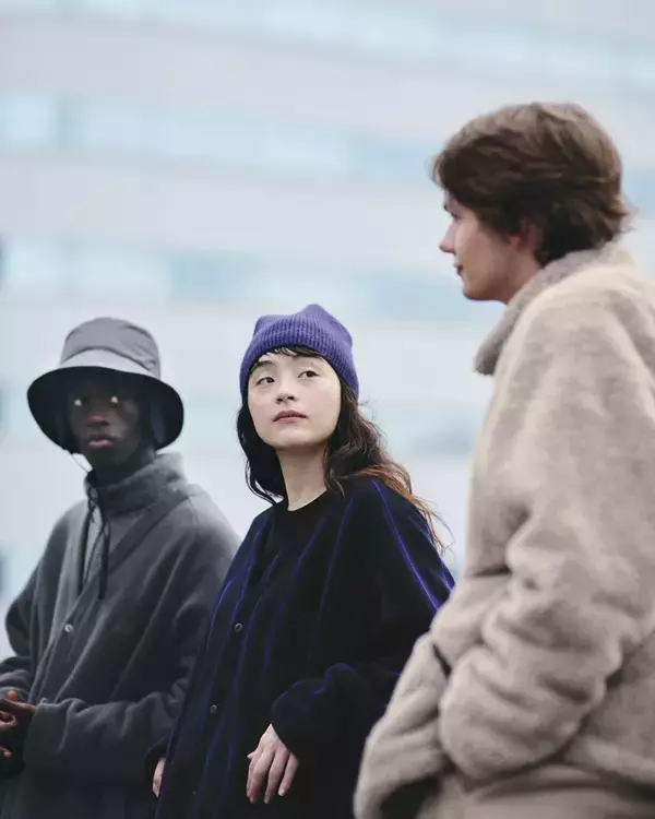 「〈NEEDLES〉の美学を融合した〈UNIQLO〉新作フリースコレクションが発売」の画像
