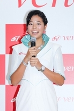 ビーチバレーの“妖精”坂口佳穂、曲線美強調のドレスで来年の目標を明言！