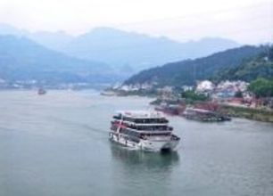 三峡第2世代新エネルギー・スマート観光船が初航行に成功―中国