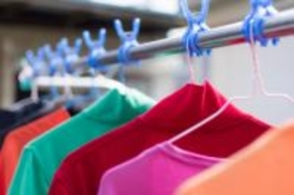 洗濯物用ハンガーのタイプ別おすすめ 服をしっかり固定、折りたためる高収納製品も　