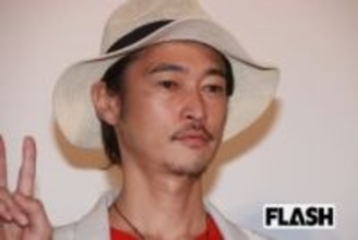 窪塚洋介、一家総出のハロウィン『鬼滅の刃』コスプレにファン大喜び“14年連続”の本気ぶり、本人は「蛇柱」完全再現