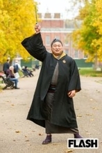 大相撲海外公演、力士たちのオフに独占密着! “コスプレイヤー”若元春、ロンドンの中心で『ハリポタ』愛を叫ぶ!