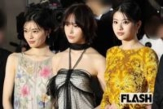 出口夏希は “背中ぱっくり”、南沙良は25万円のドレスで “美デコルテ” 全開…若手女優たちの妖艶「ドレス競演」姿