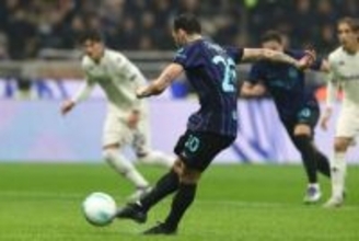 インテル、フィオレンティーナに3発快勝! チャルハノールが“ドッピエッタ”の活躍