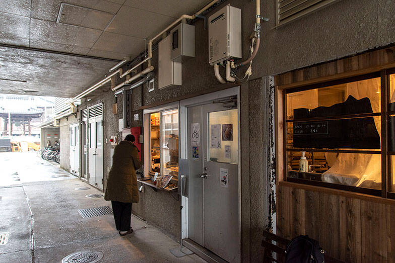 空き家がレトロおしゃれな150店舗に大変身! 長野・善光寺周辺にカフェや雑貨店、古着屋など、マッチングでにぎわい生む地元不動産会社の手腕