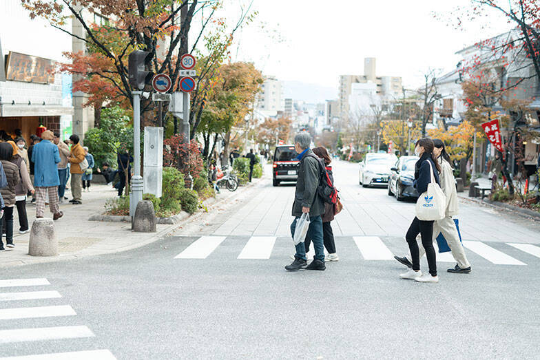 空き家がレトロおしゃれな150店舗に大変身! 長野・善光寺周辺にカフェや雑貨店、古着屋など、マッチングでにぎわい生む地元不動産会社の手腕