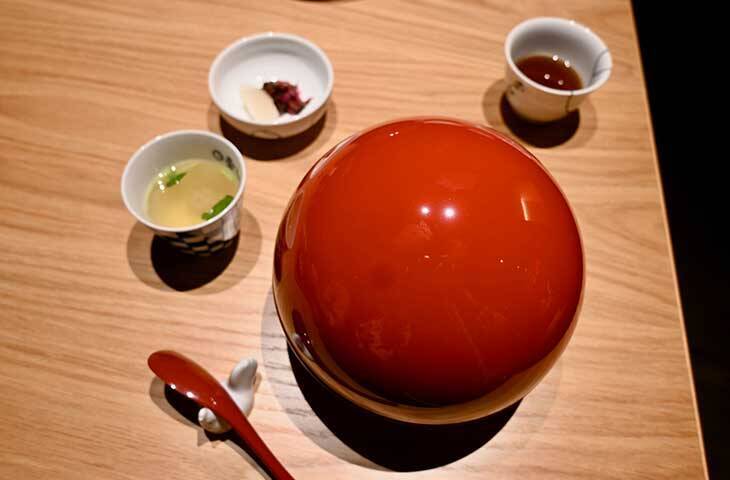 死ぬまでに食べたい至極の親子丼。リニューアルした人形町の老舗「玉ひで」の元祖親子丼の魅力とは?