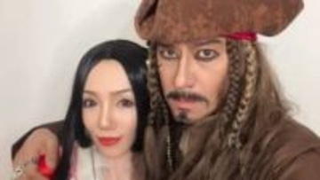 【 川﨑麻世 】ハロウィンの夜に仲間と集まり 夫婦でコスプレ「皆んなのクオリティが高く最高に楽しく平和な夜でした」