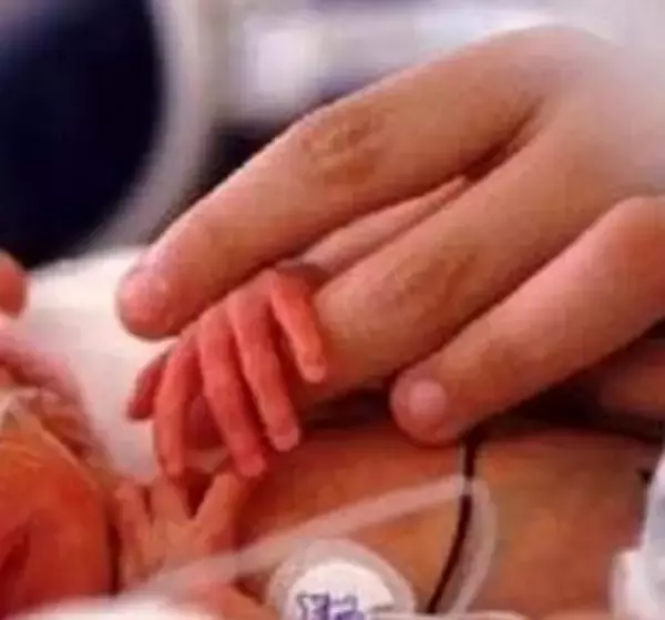 「未熟児で誕生すると性格が内向的になりがち」と英・研究チーム。