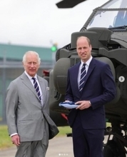 ウィリアム皇太子、国王の任務を引き継ぎ陸軍航空隊の新司令官に　ヘリを操縦する姿に「真のパイロット！」の声