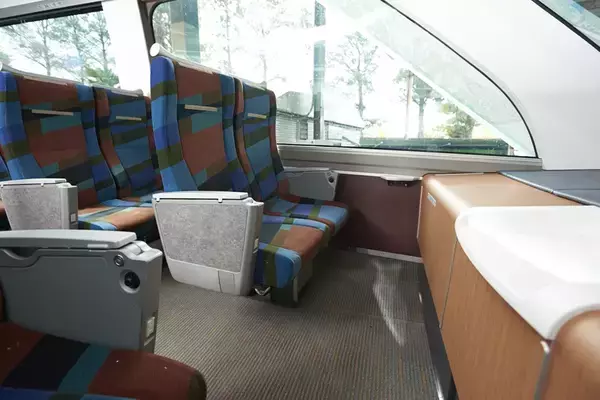 「特急ロマンスカー完全ガイド!現役4車種の特長や停車駅・展望席予約方法まで解説!箱根・小田原への旅や快適な出勤にも(小田急)」の画像