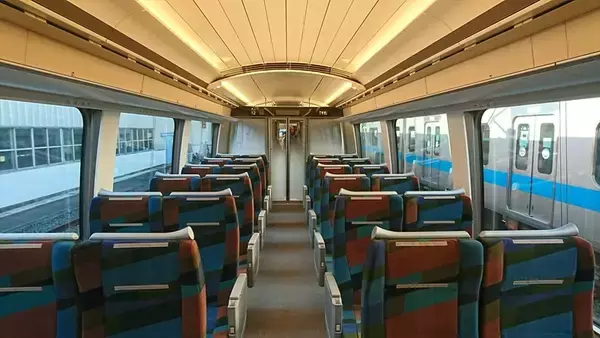 「特急ロマンスカー完全ガイド!現役4車種の特長や停車駅・展望席予約方法まで解説!箱根・小田原への旅や快適な出勤にも(小田急)」の画像