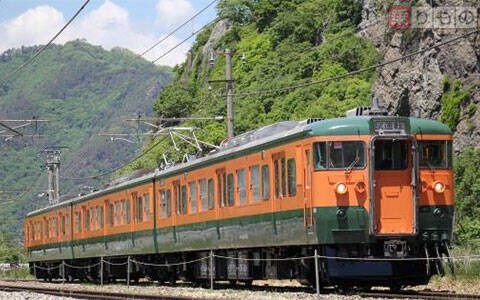 湘南色、横須賀色…しなの鉄道で「懐かしの塗色」が続々復活　その背景は