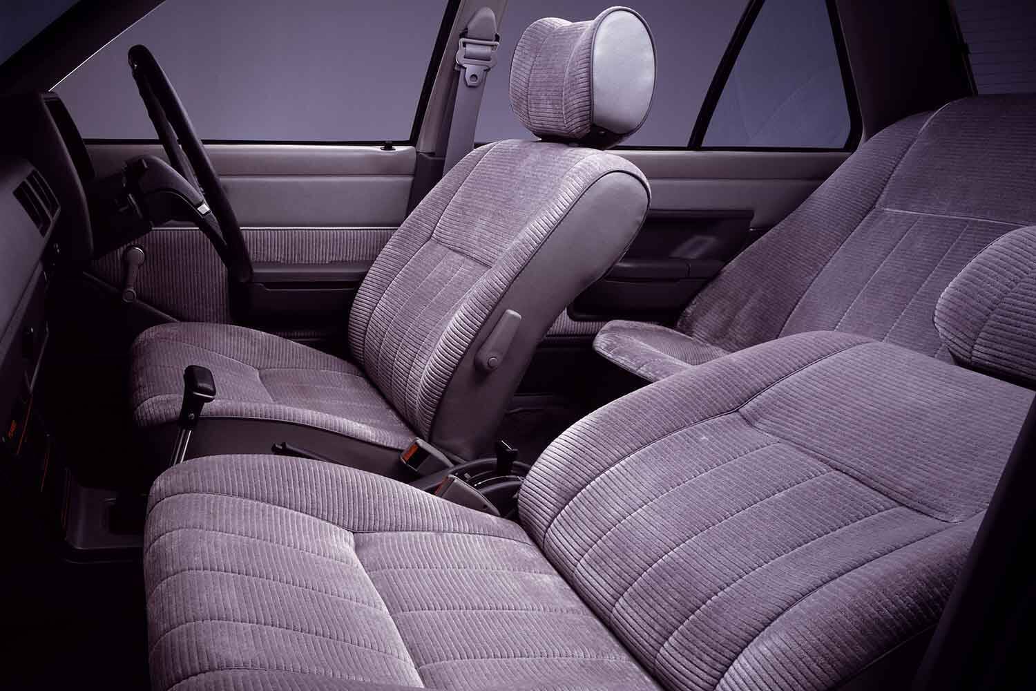 「しょせん飾り立てたサニーだろ」なんて揶揄されるがなかなかどうして! 小さな高級車「ローレルスピリット」はバカにできないホンモノだった