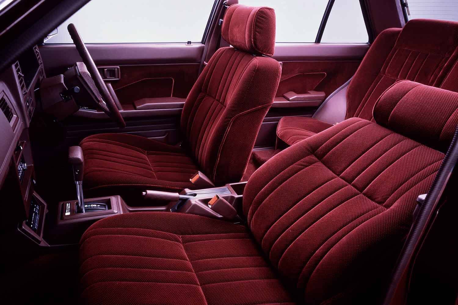 「しょせん飾り立てたサニーだろ」なんて揶揄されるがなかなかどうして! 小さな高級車「ローレルスピリット」はバカにできないホンモノだった