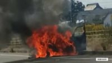 「車が燃えている」国道8号でトラックが炎上 運転手は脱出しけがなし 新潟・南区