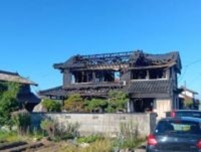 民家全焼 焼け跡から性別不明の1人の遺体発見 鳥取県米子市