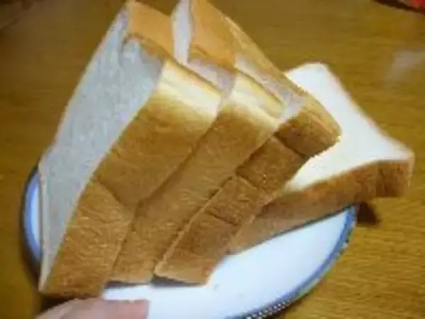 厚切り薄切り、食パンはお好みの厚さで
