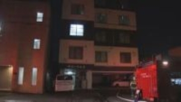 5階建てマンションで火事 部屋の中から30代男性救助も死亡 地下鉄の駅近く 札幌・東区の住宅街