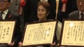 震災を乗り越え営業 呑ん兵衛横丁の居酒屋「お恵」の女将に市勢功労表彰 岩手・釜石市