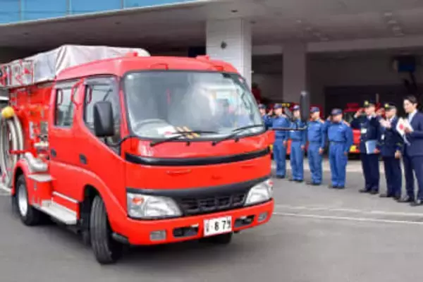 人口45万人も消防車ゼロ 葉山町寄贈の2台、ウガンダへ 現地区長が輸送費肩代わり