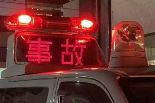 横須賀の市道で路線バスとぶつかる 60代男性が軽傷