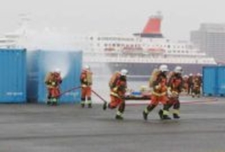 海上保安庁の特殊救難隊が発足50周年、横浜で式典「絶望の淵…願いに応える希望の光」