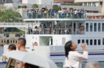 兵庫も汗ばむ陽気、遊覧船で海風浴びる観光客ら　和田山は31度、今年初の「真夏日」