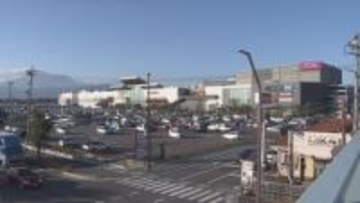 3連休に最大1.9キロ渋滞 「イオンモール須坂」に多くの客 駐車場内や周辺道路で5件の事故発生 今週末から3連休 警察が渋滞緩和対策へ