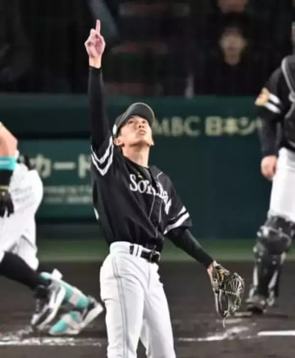 ソフトバンク小久保監督、早めの継投策 先発の大津亮介を5回無失点で交代 6回の打席で代打近藤健介を起用