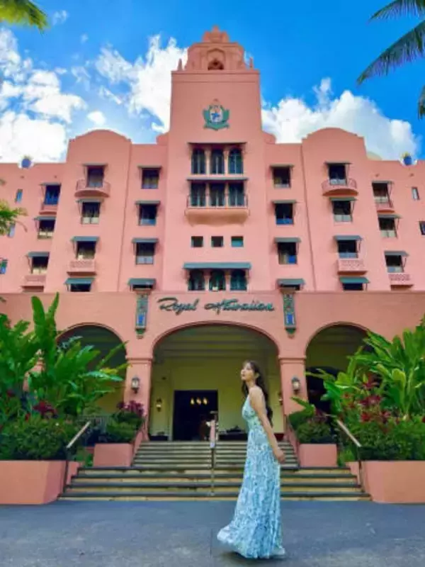 「やばいって...」〝28キロ減量〟33歳元アイドルが激変姿で〝俳優夫と写真集で来た海〟を満喫!「こんなに痩せて身体に負担が...」「見た目全然違う」