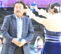 5年ぶり日本一のソフトバンクに続き「もっと!もっと!盛り上げて」藤本博史前監督、バスケB2福岡公式戦でエール【Bリーグ】