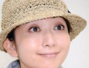 「えぇ~!やばい‼」「お2人とも全然変わってない」ミリオンヒットの平成歌姫〝再会〟ショットが話題「青春がフラッシュバック」